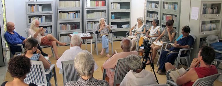 Класс Шраддхаван "Английский в Савитри" в Савитри Бхаване, Ауровиль, Индия